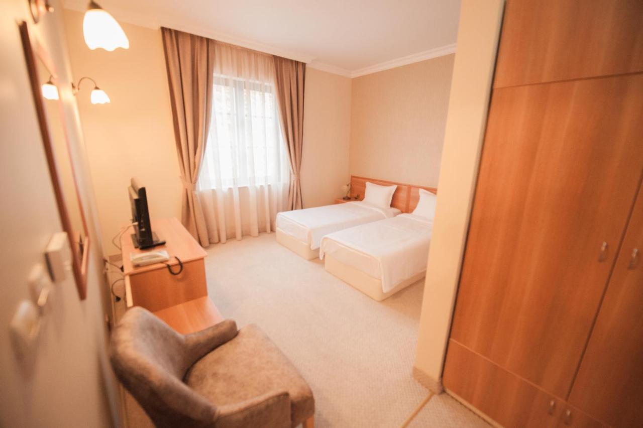 Hotel Central Svilengrad Buitenkant foto